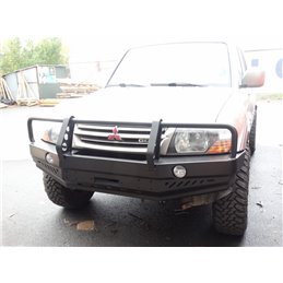 Nárazník Mitsubishi Pajero III 99-06 predný - s rámom