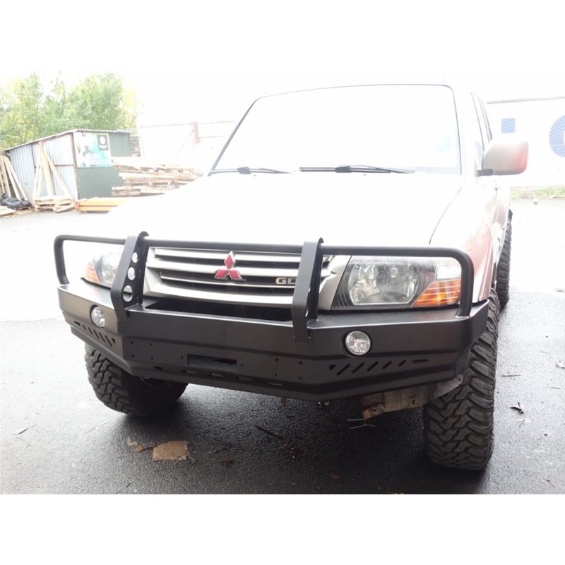 Bumper Mitsubishi Pajero III 99-06 front - with bullbar