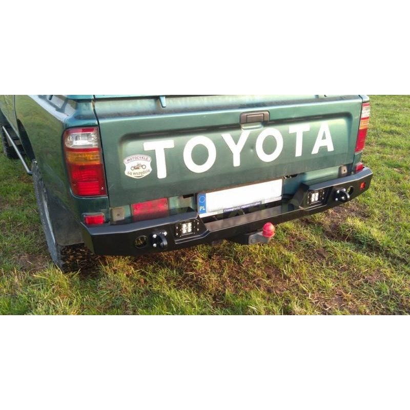 Nárazník Toyota Hilux VI 1997-2005 zadný